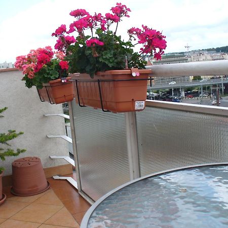 Terrace Studio Prague Center Exteriör bild